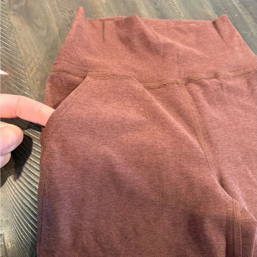 Beyond Yoga wide Flared Leggings, pockets. SZ-SMALL, brown/orange.RUST color - Picture 4 of 7